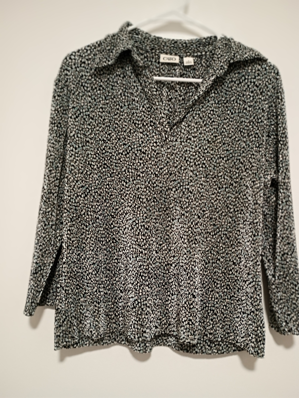 Cato Black & White W/Blue Long Sleeve Stretchy Shirt Womens Size Small